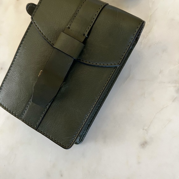 Clarks Crossbody - Picture 7 of 8